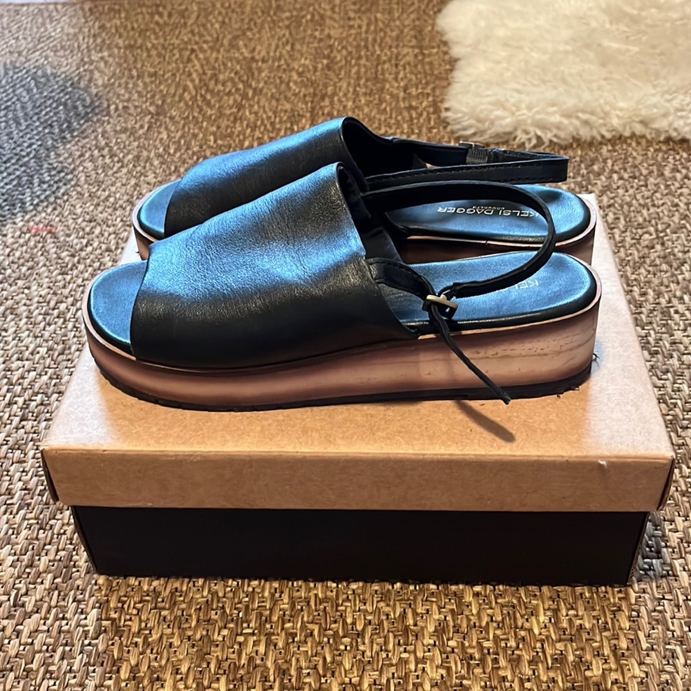 KELSI DAGGER Sandals